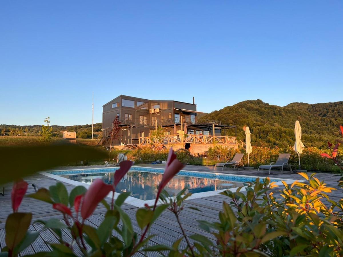 ホテル Flandra Glamping コルベニ エクステリア 写真