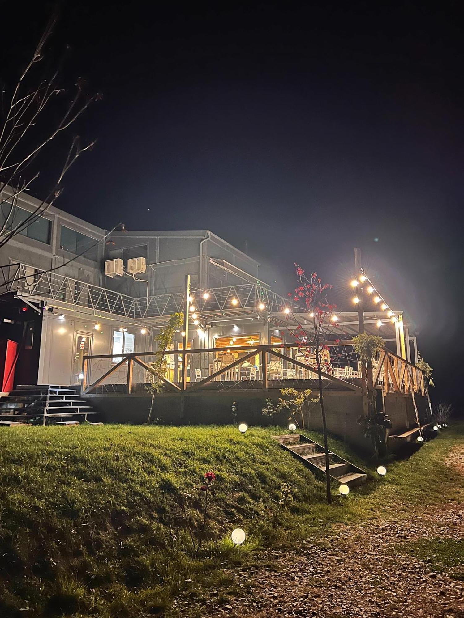 ホテル Flandra Glamping コルベニ エクステリア 写真