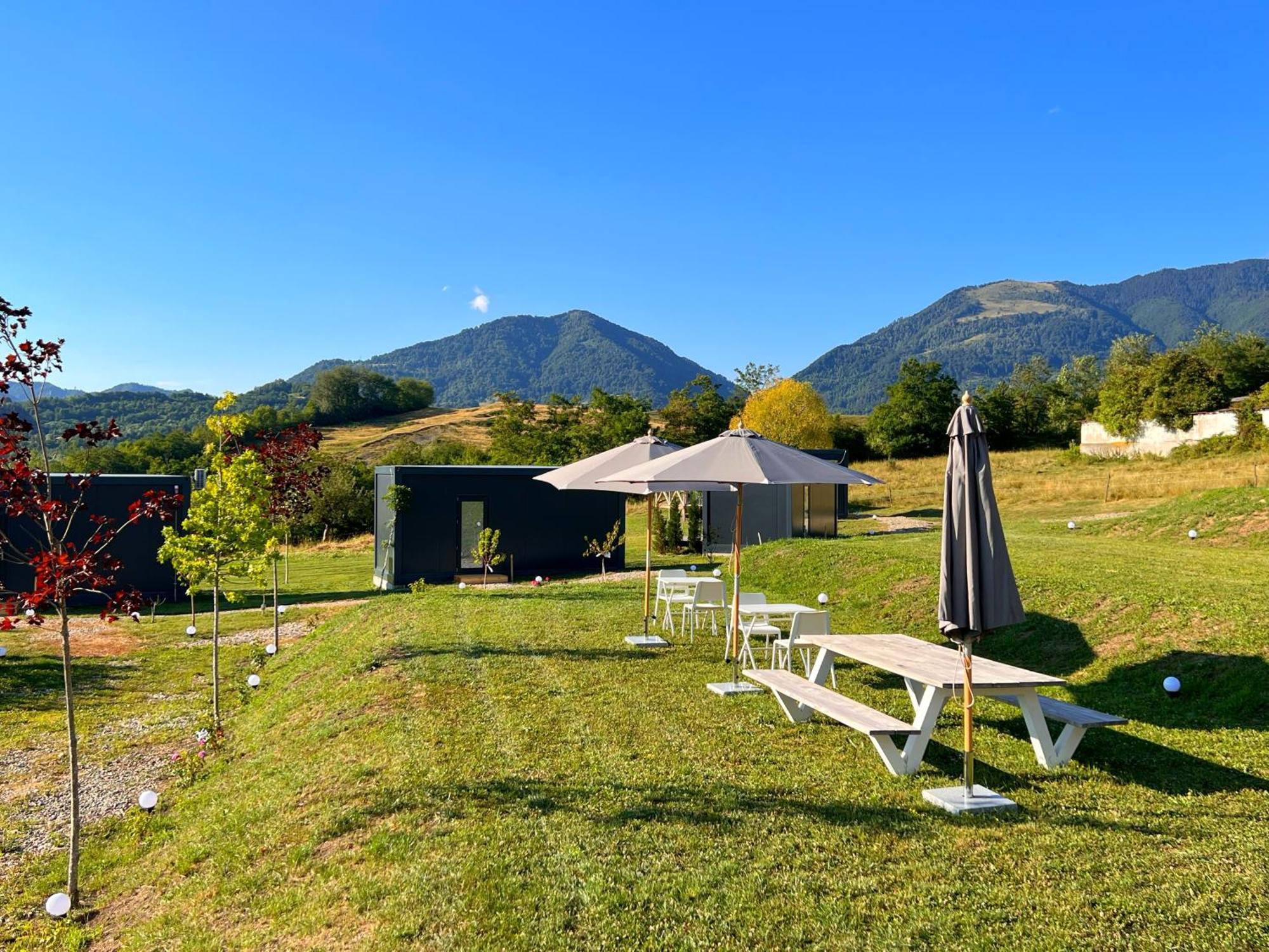ホテル Flandra Glamping コルベニ エクステリア 写真