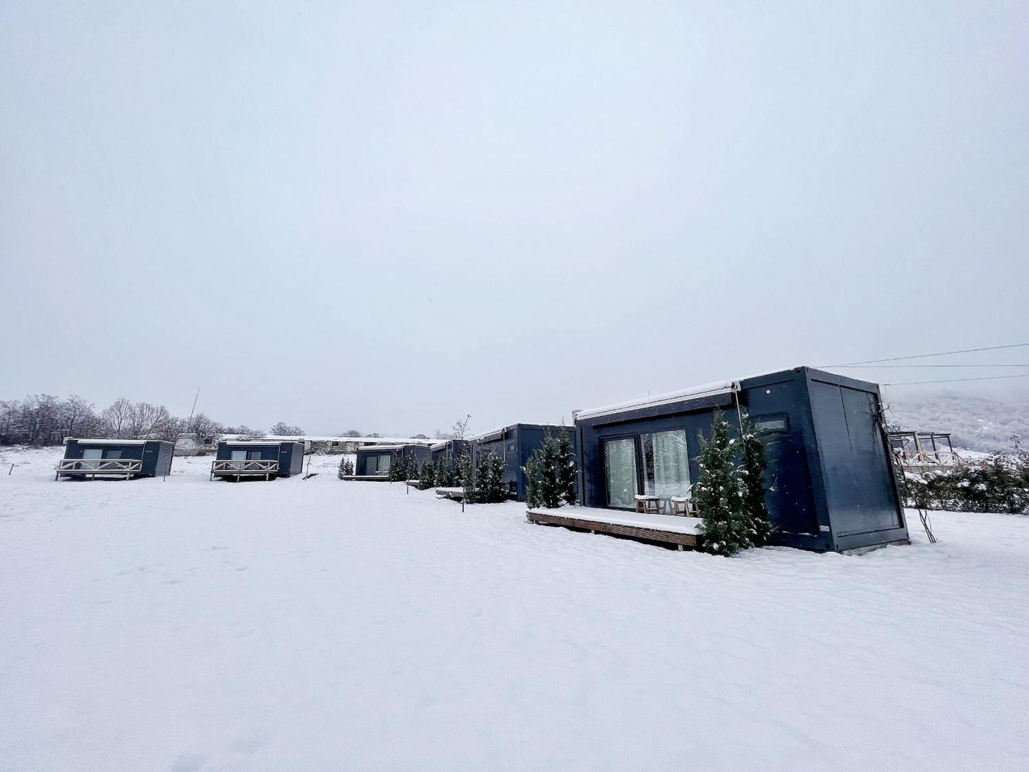 ホテル Flandra Glamping コルベニ エクステリア 写真