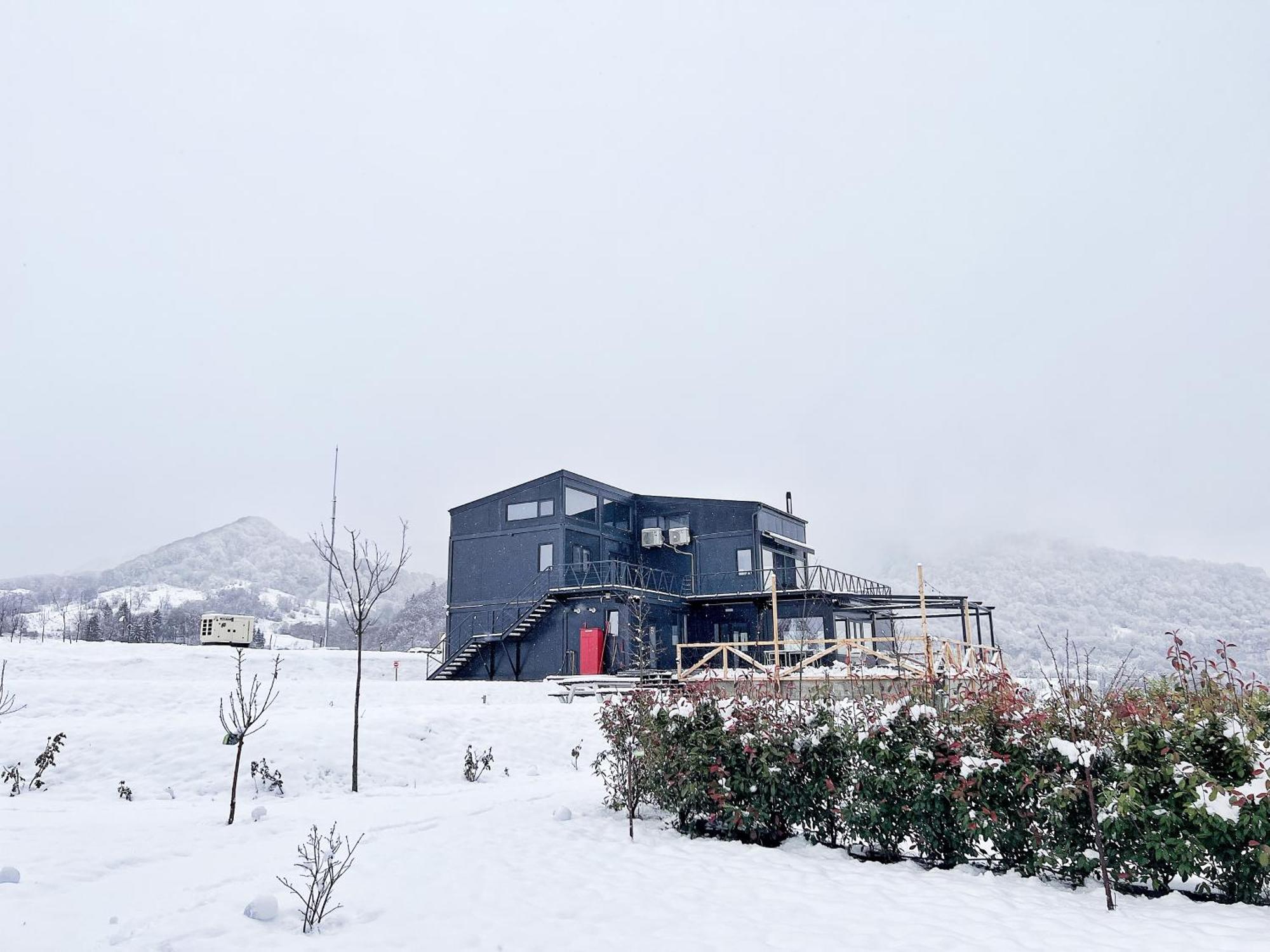 ホテル Flandra Glamping コルベニ エクステリア 写真