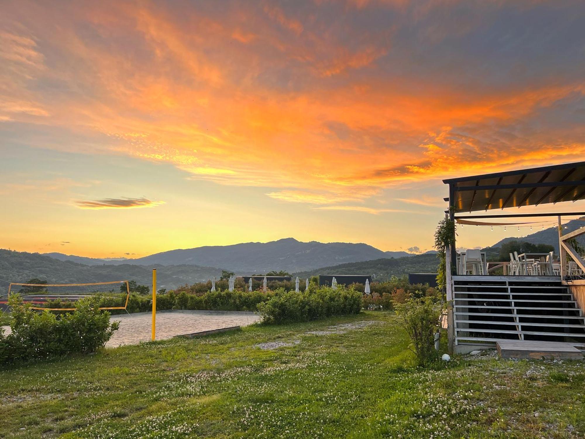 ホテル Flandra Glamping コルベニ エクステリア 写真