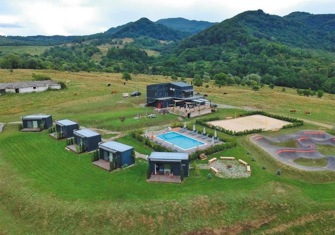 ホテル Flandra Glamping コルベニ エクステリア 写真